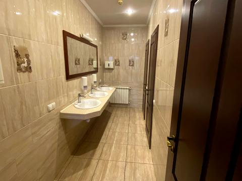 комерційна за адресою Яснополянська вул., 9а