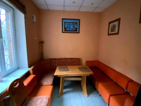 комерційна за адресою Яснополянська вул., 9а