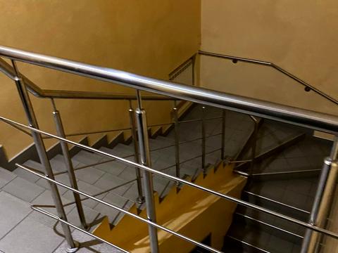 комерційна за адресою Яснополянська вул., 9а