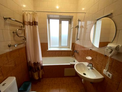 комерційна за адресою Яснополянська вул., 9а