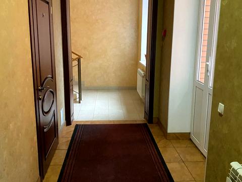 комерційна за адресою Яснополянська вул., 9а