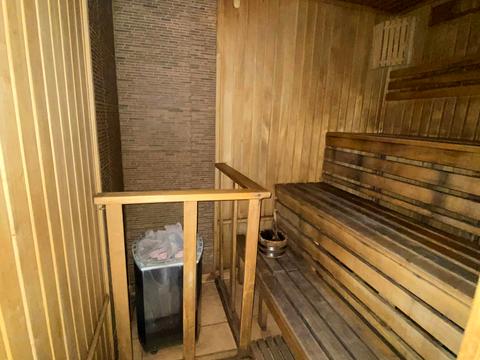 комерційна за адресою Яснополянська вул., 9а