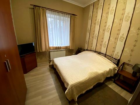 комерційна за адресою Яснополянська вул., 9а