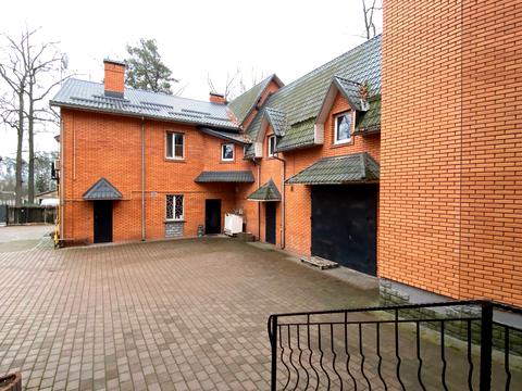 комерційна за адресою Яснополянська вул., 9а