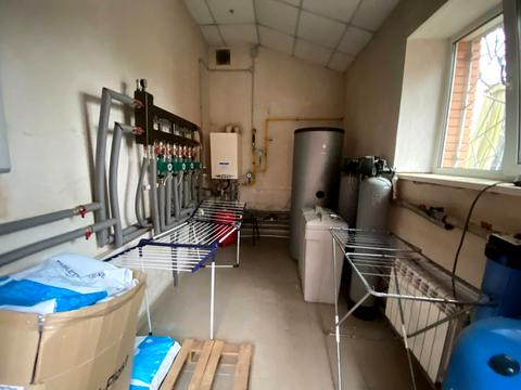 комерційна за адресою Яснополянська вул., 9а