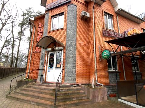 комерційна за адресою Яснополянська вул., 9а