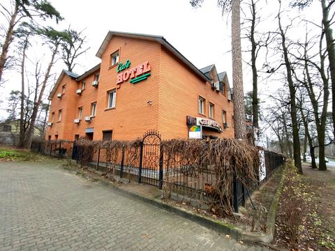 комерційна за адресою Яснополянська вул., 9а