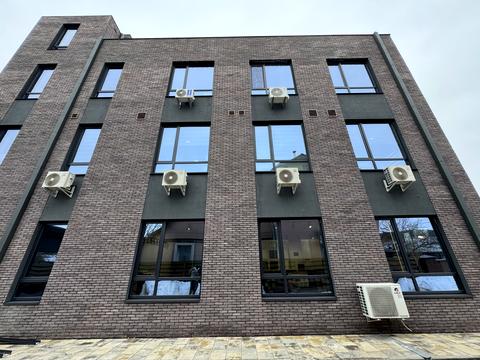 комерційна за адресою Центральна вул. (Чапаєва), 65