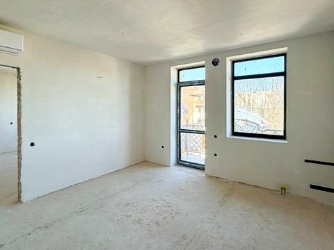 комерційна за адресою Суховоля вул., 7