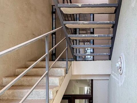 комерційна за адресою Суховоля вул., 7