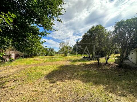 ділянка за адресою Плютовська вул.