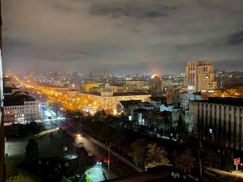 комерційна за адресою Дмитра Яворницького просп. (Карла Маркса), 72-Б