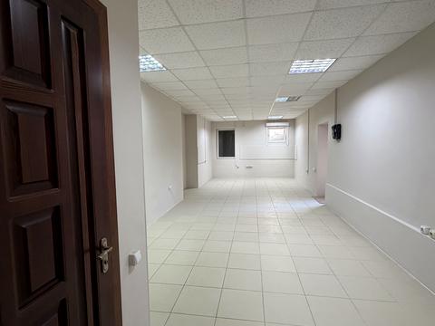 комерційна за адресою Степана Дем'янчука вул., 1б