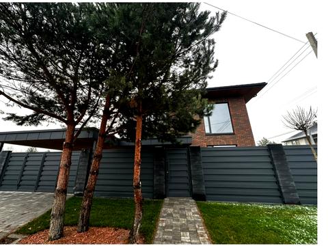 будинок за адресою Молодіжна вул.