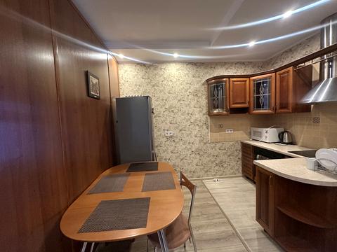 квартира за адресою Академіка Глушкова просп., 9-В