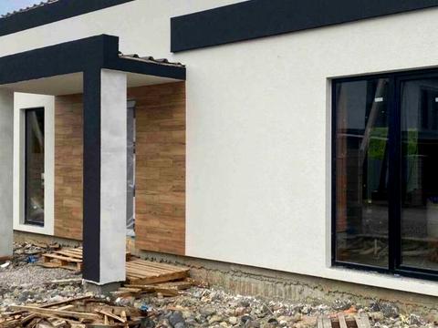 будинок за адресою Василя Комендаря вул.