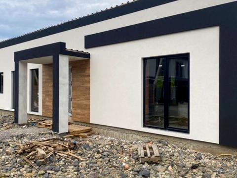 будинок за адресою Василя Комендаря вул.