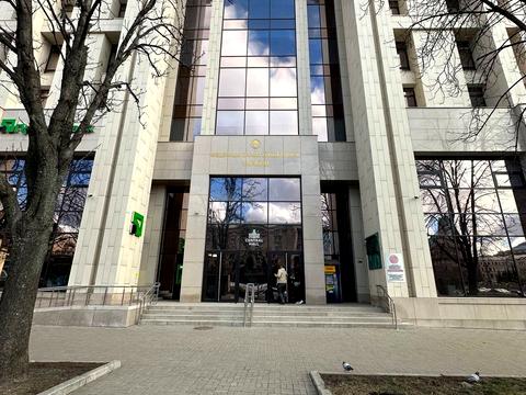 коммерческая по адресу майдан Незалежності пл., 2