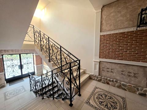 квартира по адресу Парижская ул., 16