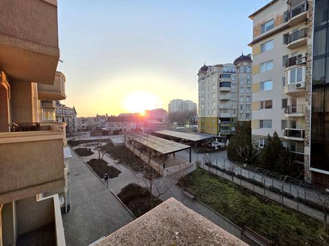 квартира по адресу Парижская ул., 16