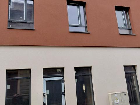 комерційна за адресою Б.Хмельницького, 141а