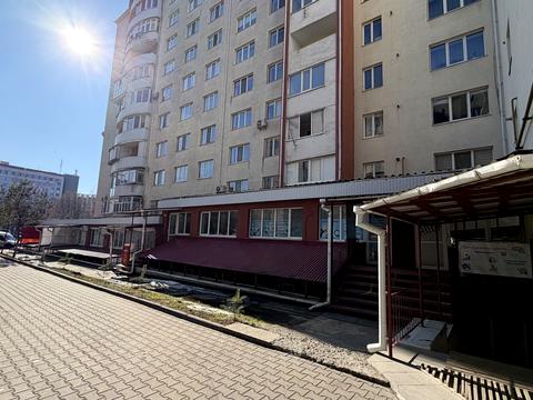 комерційна за адресою Степана Дем'янчука вул., 1б