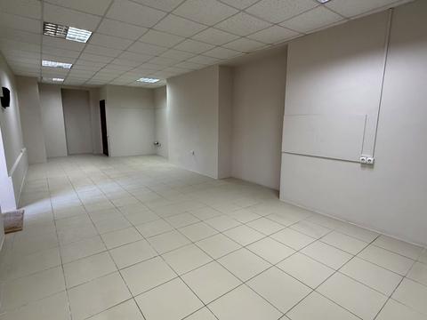 комерційна за адресою Рівне, Степана Дем'янчука вул., 1б