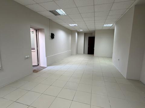 комерційна за адресою Рівне, Степана Дем'янчука вул., 1б