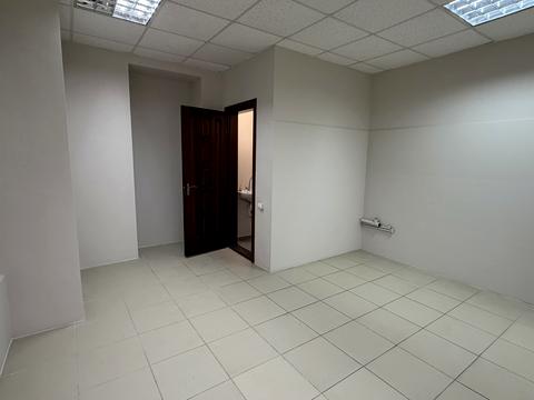 комерційна за адресою Рівне, Степана Дем'янчука вул., 1б