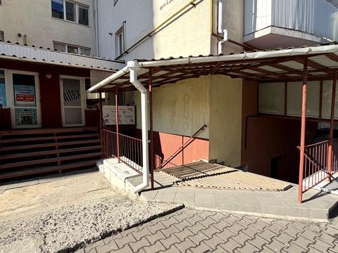 комерційна за адресою Рівне, Степана Дем'янчука вул., 1б