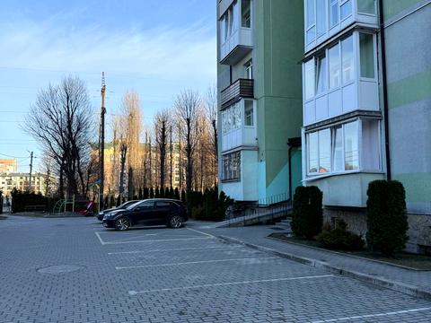 квартира за адресою Василя Сухомлинського вул., 8