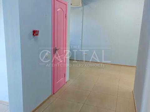 комерційна за адресою Градинська вул., 3