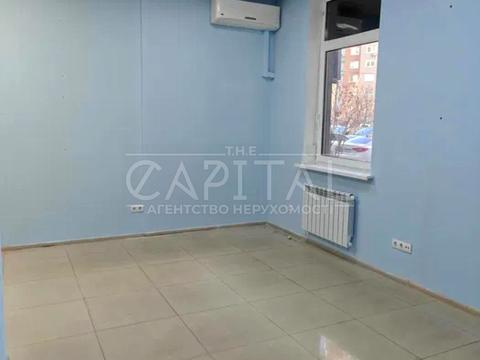 комерційна за адресою Градинська вул., 3