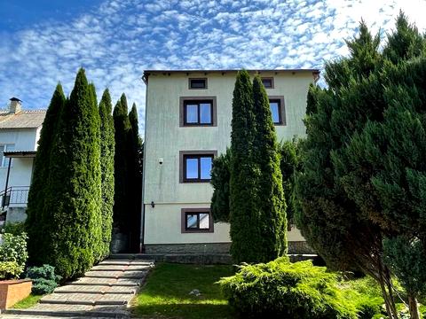 будинок за адресою смт. Івано-Франкове, Великопільська вул., 1