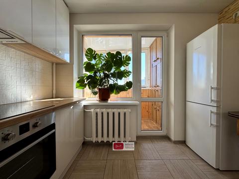 квартира за адресою Академіка Глушкова просп., 18