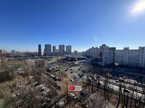 квартира за адресою Академіка Глушкова просп., 18