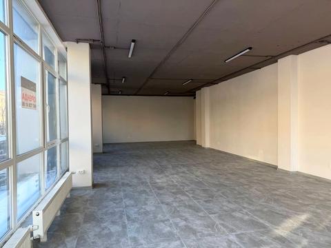 комерційна за адресою Зарічанська вул., 3/4