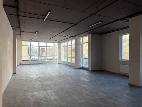 комерційна за адресою Зарічанська вул., 3/4