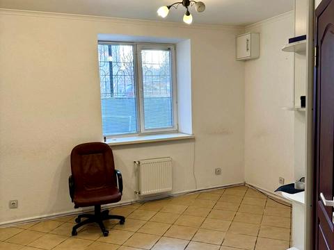 комерційна за адресою Зодчих вул., 3