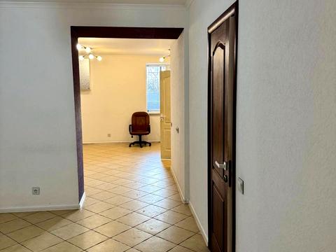 комерційна за адресою Зодчих вул., 3