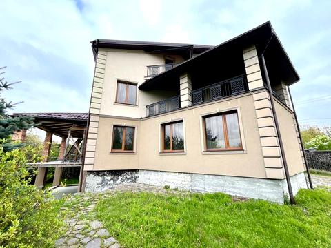 будинок за адресою Євгена Коновальця вул.
