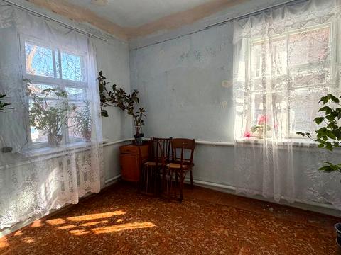 будинок за адресою Героїв Крут вул. (Комунарів), 12