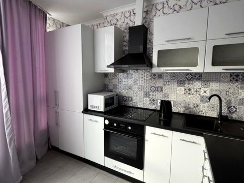 квартира за адресою Анни Ахматової вул., 22