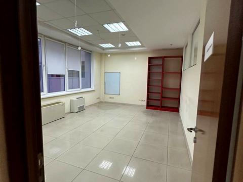 комерційна за адресою Антоновича вул. (Горького), 172