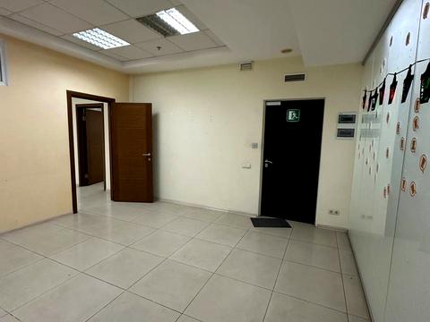 комерційна за адресою Антоновича вул. (Горького), 172