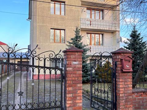 дом по адресу Василя Стуса ул.