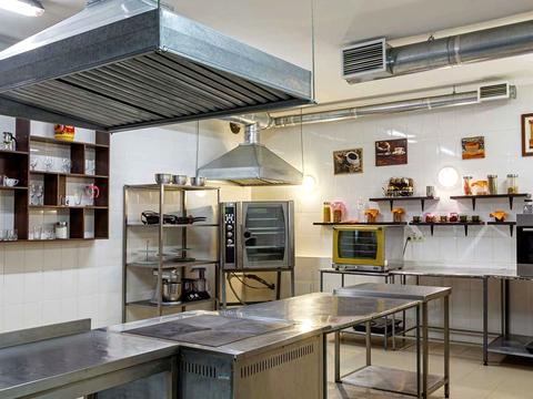 комерційна за адресою Ушинського вул., 40