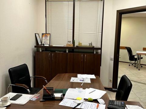 комерційна за адресою Антоновича вул. (Горького), 72