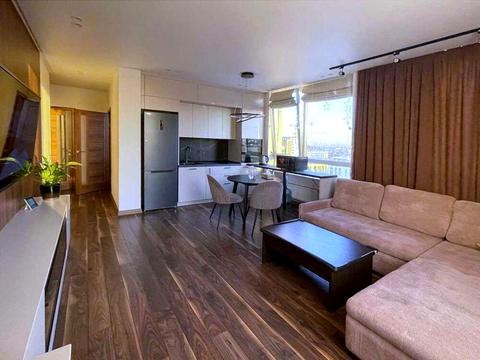 квартира за адресою Салютна вул., 2к6