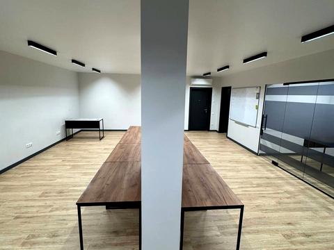 комерційна за адресою Івана Франка вул., 40 к1